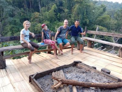 Arjarn Chris, Khun Mihaela and Family | Chiang Mai Trekking | Le meilleur trekking à Chiang Mai avec Piroon Nantaya